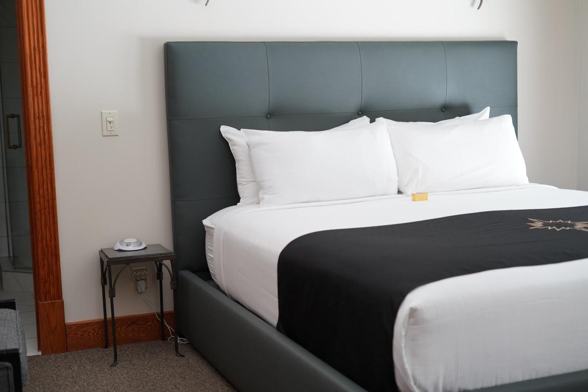 Inn At Black Star Farms Suttons Bay Buitenkant foto